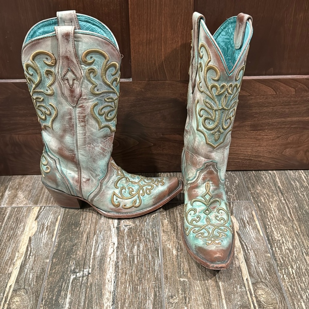 Corral Vintage boots size 8 B